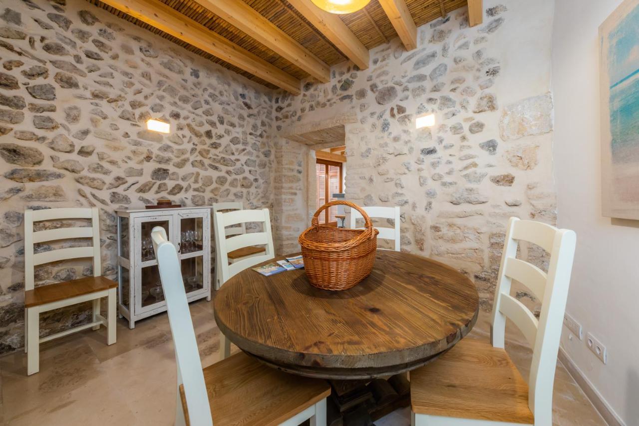 Casa Abeurador, Con Mucho Encanto En El Centro De Vakantiehuis